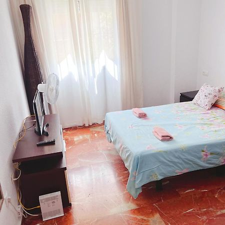 3 Habitacion Centro Уэльва Экстерьер фото