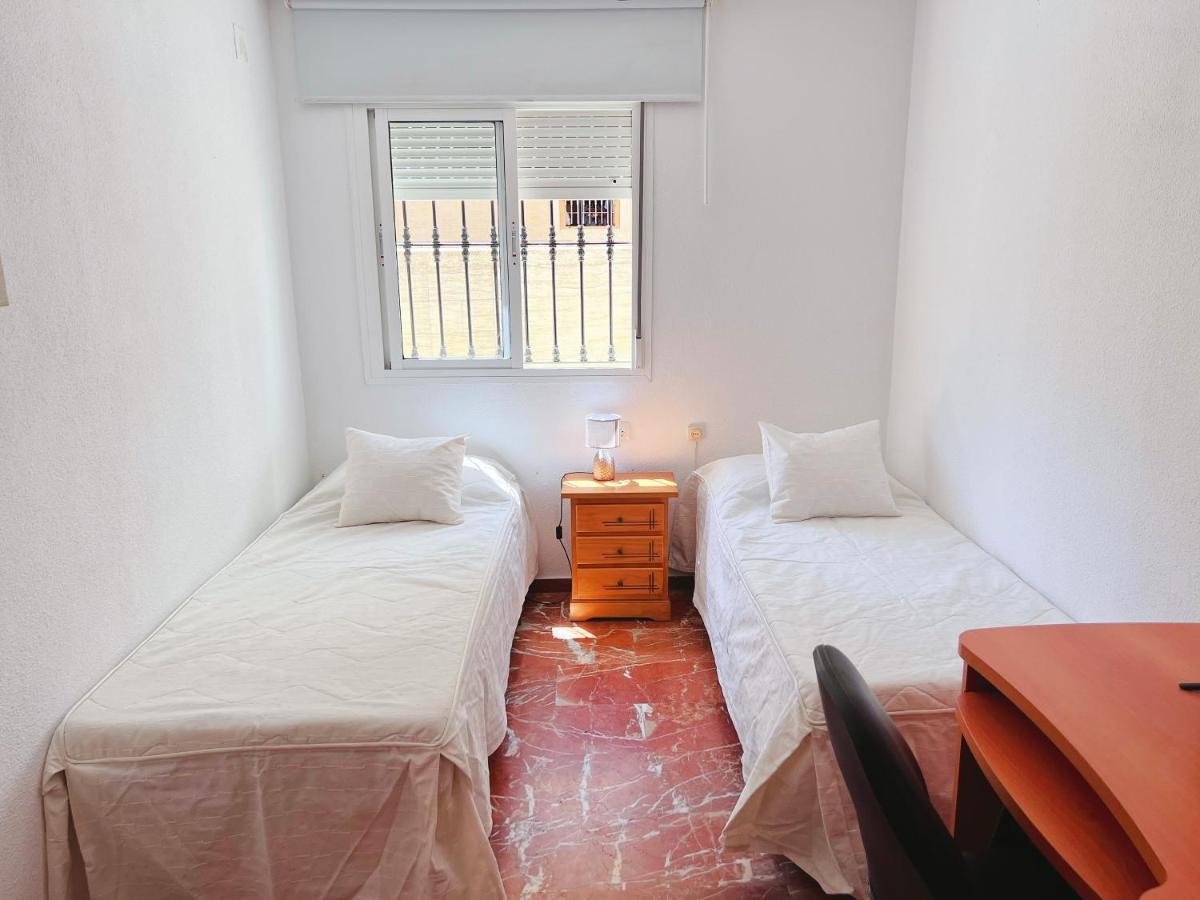 3 Habitacion Centro Уэльва Экстерьер фото